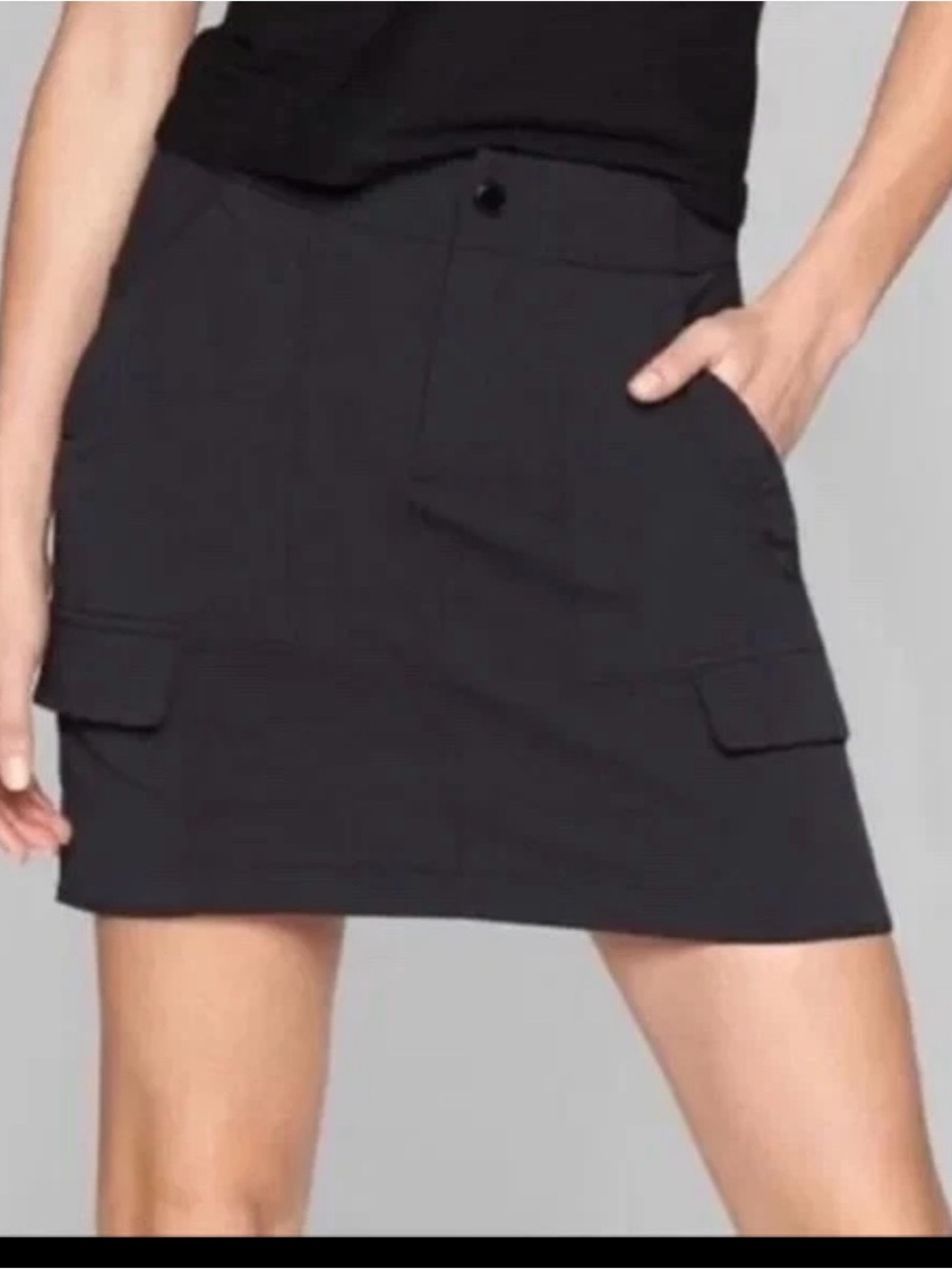 Athleta Trekkie 2.0 cargo skort black size 4 hiking travel golf utility skirt